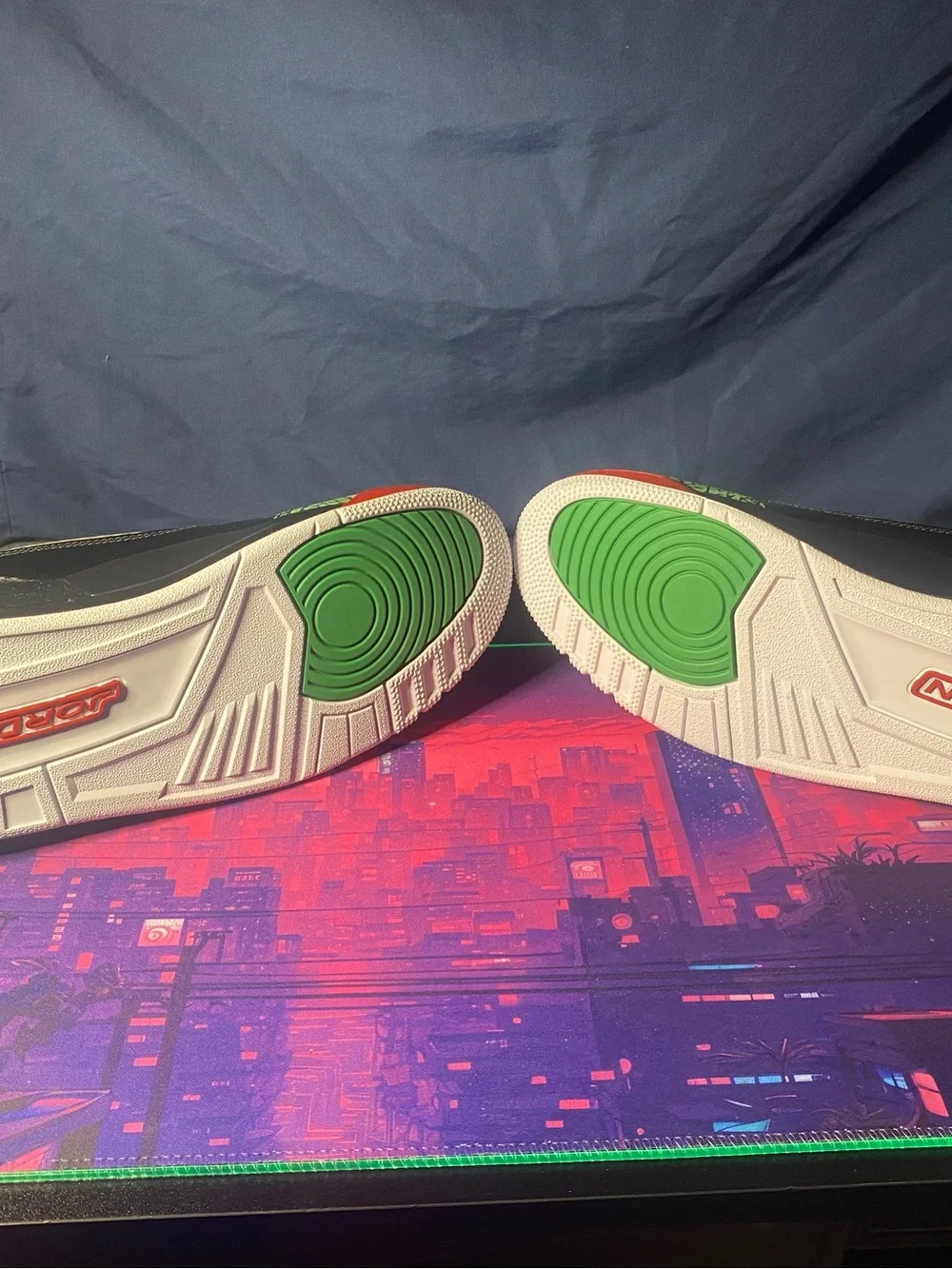 Jordan Men's Black/Red/Green Low-Top Athletic Sneakers